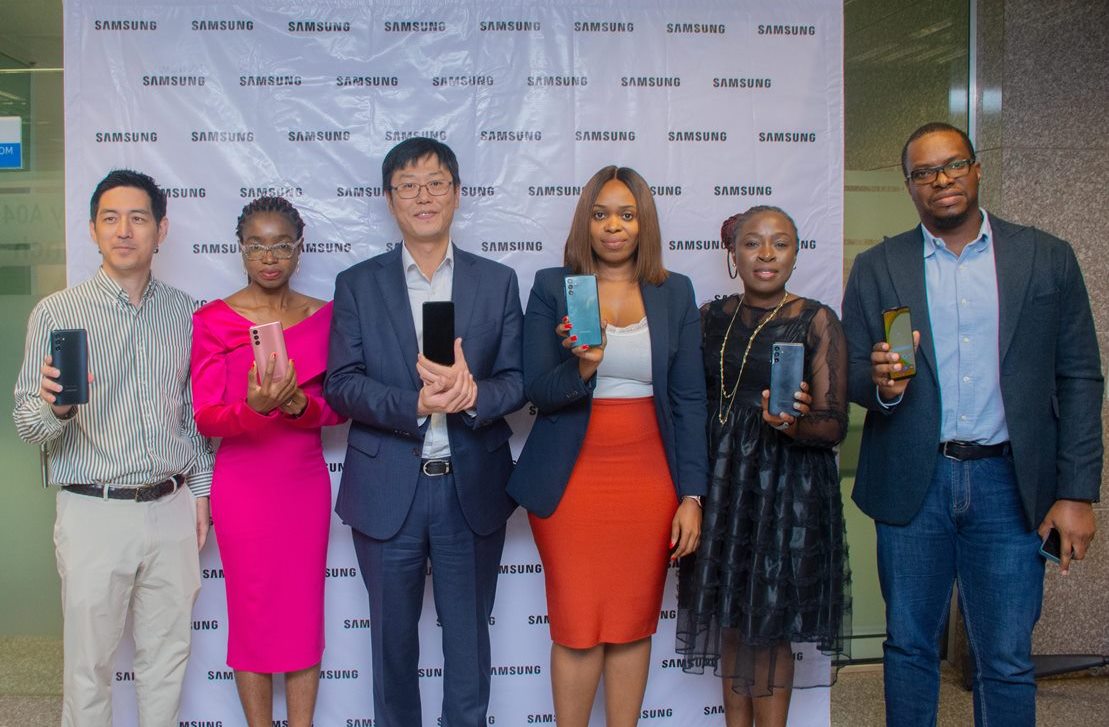 L-R: Nathan Lee, Business manager MX; Joy Tim-Ayoola, HOD - MX Division; Charlie Lee, Managing Director, Samsung Nigeria; Chika Nnadozie, Marketing Lead, Samsung Nigeria; Omolade Agbadaola, Marketing, Samsung Nigeria, and Stephen Okwara, Product Manager, MX Division, during the launch of Galaxy A04s codenamed ‘The Eagle’.