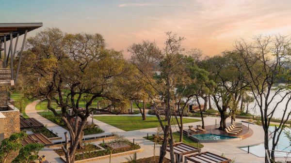 Radisson Blu Mosi-oa-Tunya, Livingstone Resort - Garden