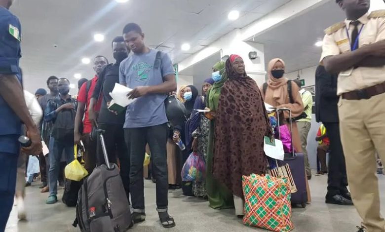 Nigerian-Evacuees-Arrive-In-Abuja