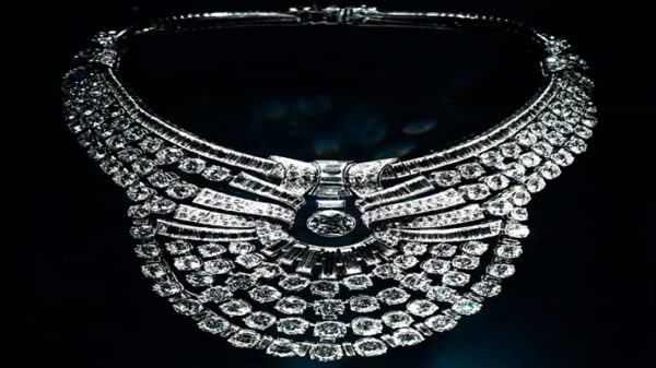 Queen Nazli’s 673-Diamond Necklace